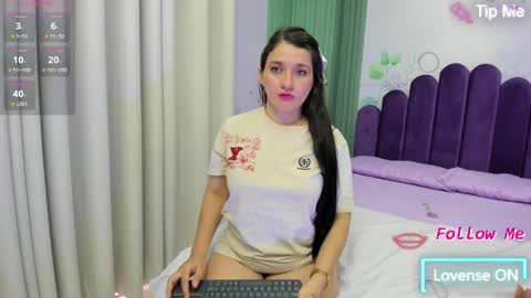 Snapshot of emelyross_ chatting on 22, 2, 2025 emely ross online show from 22, 2, 2025