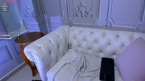 Snapshot of emelyross_ chatting on 6, 3, 2025 emely ross online show from 6, 3, 2025