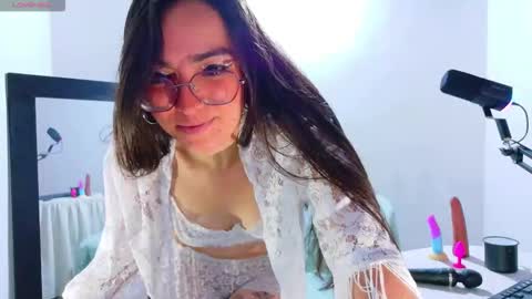 Snapshot of emi_roberts chatting on 14, 10, 2025 Emmily Roberts online show from 14, 10, 2025