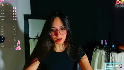 Snapshot of emi_roberts chatting on 22, 10, 2025 Emmily Roberts online show from 22, 10, 2025