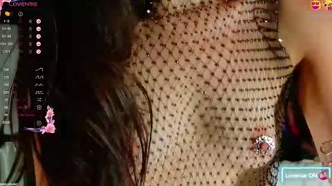 Snapshot of emi_roberts chatting on 31, 10, 2025 Emmily Roberts online show from 31, 10, 2025