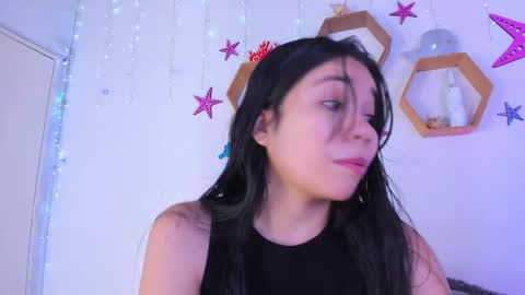 Snapshot of emiily_parkerr chatting on 4, 11, 2025 Emily online show from 4, 11, 2025