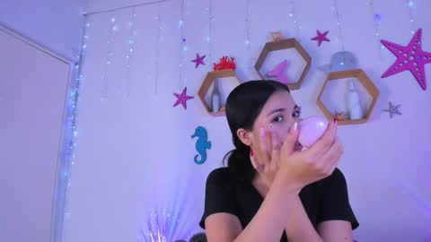 Snapshot of emiily_parkerr chatting on 7, 11, 2025 Emily online show from 7, 11, 2025