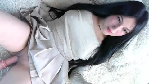 Snapshot of emiily_sweet_ chatting on 4, 1, 2025 online show from 4, 1, 2025