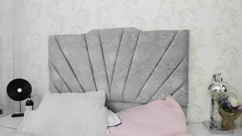 Snapshot of emiily_w1 chatting on 23, 10, 2025 Emily online show from 23, 10, 2025