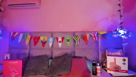 Snapshot of emiilygrace_ chatting on 8, 7, 2026 Emiily Grace online show from 8, 7, 2026
