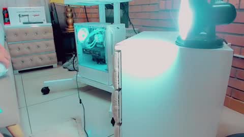 EmillySaenz online show from 20, 1, 2025