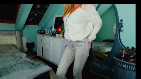 Snapshot of emilachat chatting on 9, 2, 2025 Emila online show from 9, 2, 2025