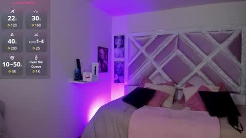 emilayton_ online show from 3, 10, 2025