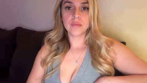 emilelovesyou online show from 16, 1, 2026