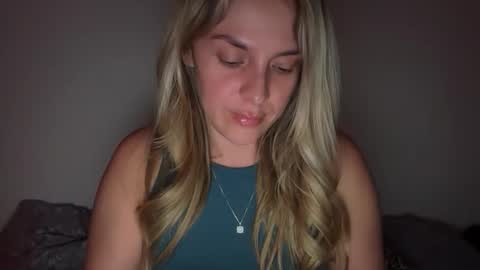 emilelovesyou online show from 24, 4, 2026