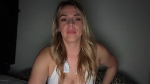 Snapshot of emilelovesyou chatting on 25, 6, 2026 emilelovesyou online show from 25, 6, 2026