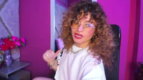 Snapshot of emili_rouse_ chatting on 10, 9, 2025 Emy  online show from 10, 9, 2025