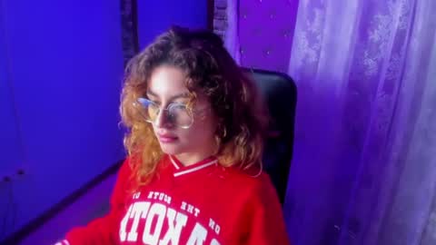 Snapshot of emili_rouse_ chatting on 17, 9, 2025 Emy  online show from 17, 9, 2025
