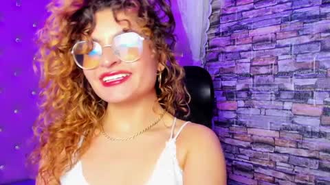 Snapshot of emili_rouse_ chatting on 23, 9, 2025 Emy  online show from 23, 9, 2025