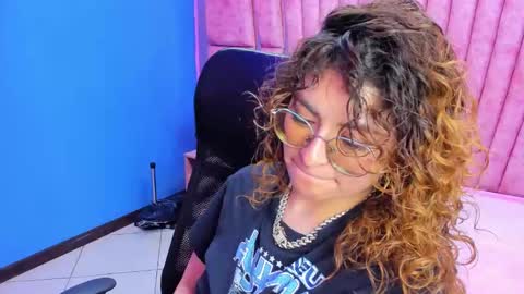 Snapshot of emili_rouse_ chatting on 9, 11, 2025 Emy online show from 9, 11, 2025