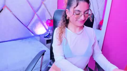 Snapshot of emili_rouse_ chatting on 13, 11, 2025 Emy online show from 13, 11, 2025