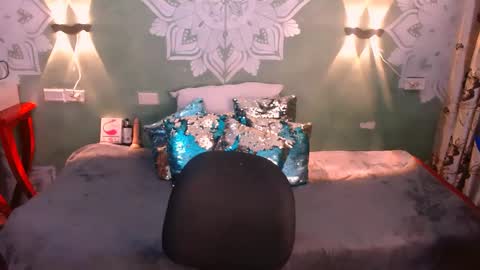 Emili roux online show from 9, 2, 2025