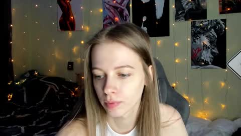 emili_sweet__ online show from 12, 2, 2025