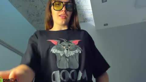 Snapshot of emilia_cross chatting on 18, 6, 2026 Emilia online show from 18, 6, 2026