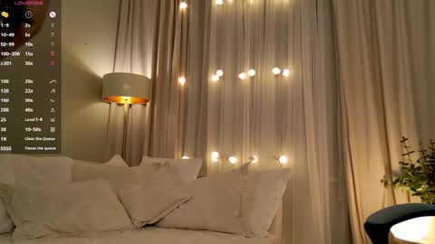Snapshot of emilia_dream chatting on 24, 4, 2026 emilia_dream online show from 24, 4, 2026