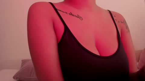 Emilia Big Boobs online show from 8, 12, 2024