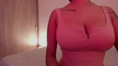Emilia Big Boobs online show from 15, 1, 2025