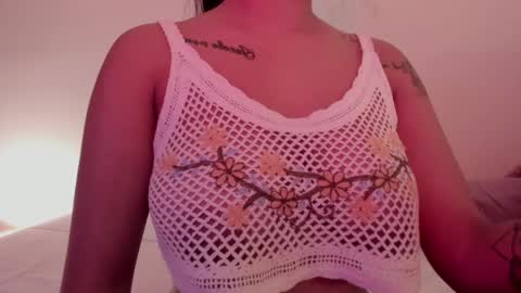 Emilia Big Boobs online show from 26, 1, 2025
