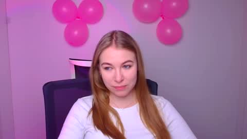 Snapshot of emilia_ilia chatting on 12, 2, 2025 Emilia online show from 12, 2, 2025
