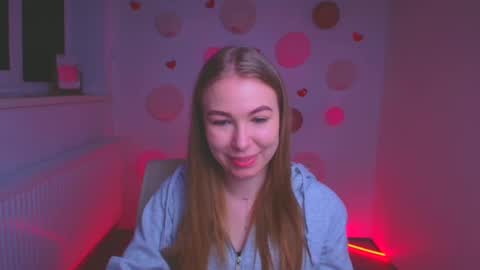 Snapshot of emilia_ilia chatting on 4, 3, 2025 Emilia online show from 4, 3, 2025