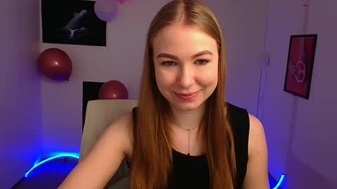 Snapshot of emilia_ilia chatting on 8, 3, 2025 Emilia online show from 8, 3, 2025