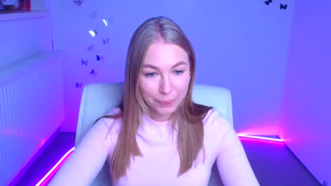 Snapshot of emilia_ilia chatting on 25, 9, 2025 Emilia online show from 25, 9, 2025