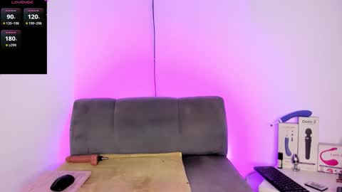 emiliana_bloomm online show from 27, 11, 2025