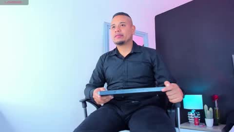 emilianoclarke online show from 17, 9, 2025