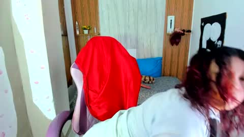 Snapshot of emilly_coper18 chatting on 6, 7, 2026 emily online show from 6, 7, 2026