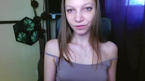 Emilly online show from 20, 4, 2026