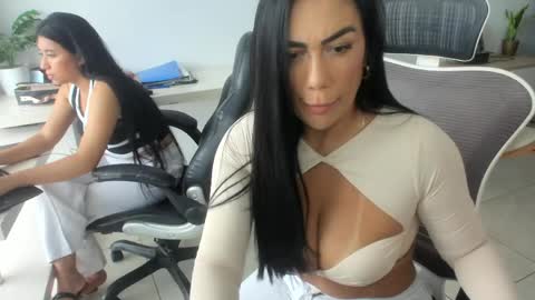 Emilly  online show from 10, 4, 2026