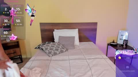 Snapshot of emillygonzalez chatting on 7, 12, 2024 .  . online show from 7, 12, 2024