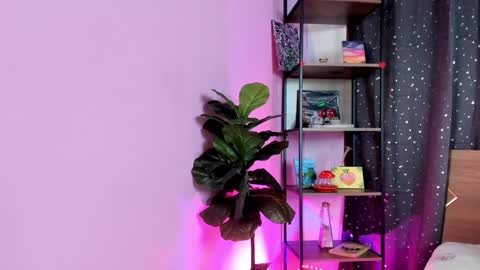 Snapshot of emillygonzalez chatting on 13, 12, 2024 .  . online show from 13, 12, 2024