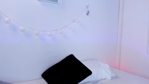 Snapshot of emillygonzalez chatting on 4, 1, 2025 .  . online show from 4, 1, 2025