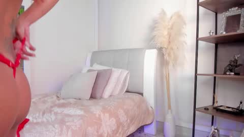 Snapshot of emillygonzalez chatting on 27, 10, 2025 .  . online show from 27, 10, 2025