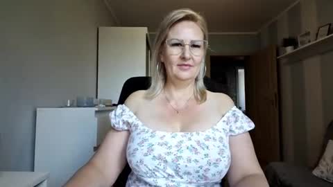 EmillyLove online show from 23, 5, 2026