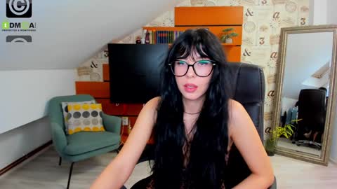 Snapshot of emillytaylor chatting on 9, 12, 2024 EmillyTaylor online show from 9, 12, 2024
