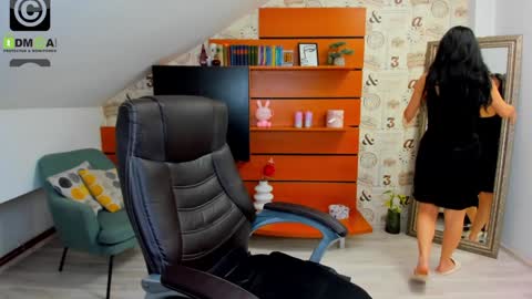 Snapshot of emillytaylor chatting on 19, 12, 2024 EmillyTaylor online show from 19, 12, 2024