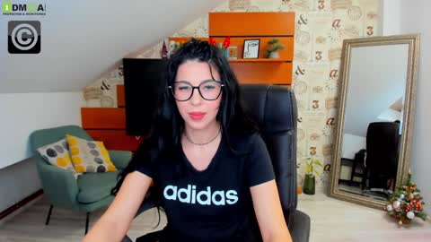 Snapshot of emillytaylor chatting on 30, 12, 2024 EmillyTaylor online show from 30, 12, 2024