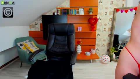 Snapshot of emillytaylor chatting on 14, 2, 2025 EmillyTaylor online show from 14, 2, 2025