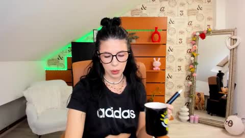 Snapshot of emillytaylor chatting on 10, 10, 2025 EmillyTaylor online show from 10, 10, 2025