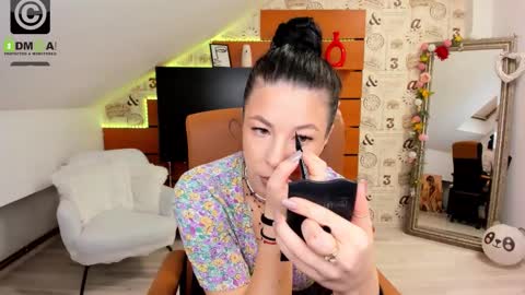 EmillyTaylor online show from 27, 10, 2025