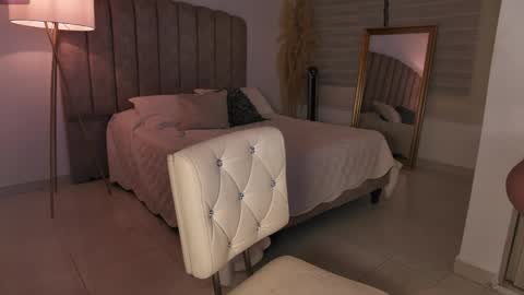  emily valentina     online show from 18, 4, 2026