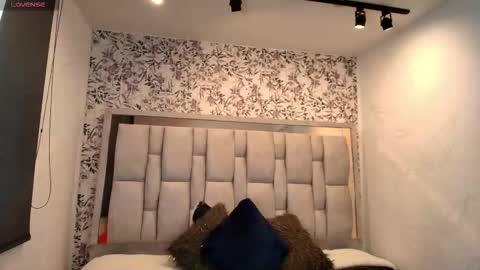 EMILY CUTE online show from 26, 2, 2026